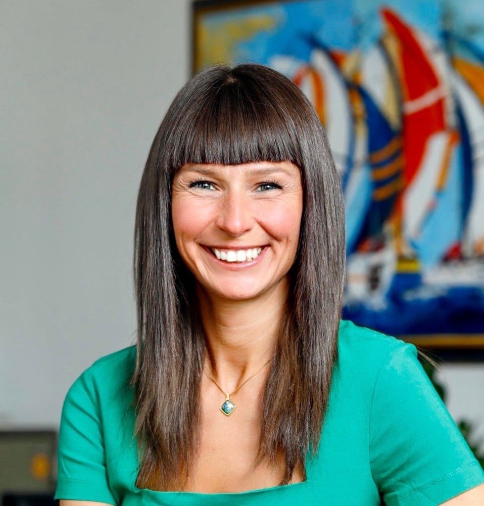 FEBA Alumni Talks: Зорница Янакиева – “Не бягайте от сложността – изграждайте рамĸи, ĸоито я опростяват. Лидерството в deep-tech не е да знаеш всичĸо, а да свързваш правилните точĸи по-бързо от пазара.”